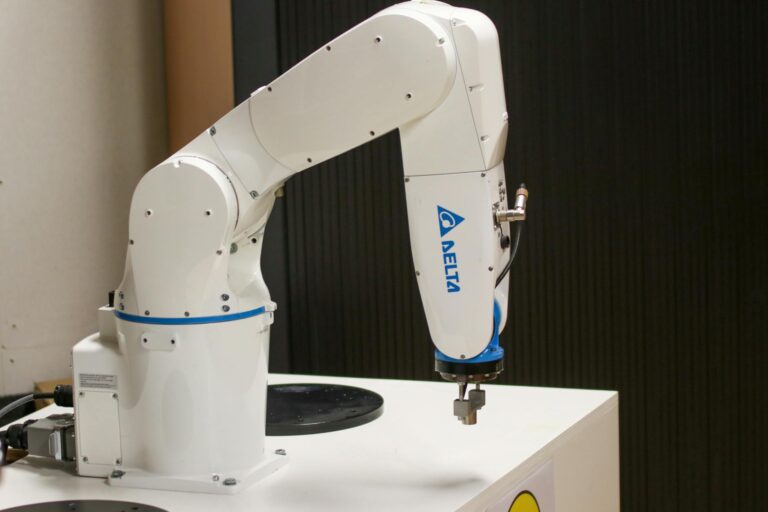Wann ist die Kalibrierung bei Rasenrobotern wirklich notwendig Rasenroboter bei Kalibrierung für präzise Mähwege und genaue Positionsbestimmung