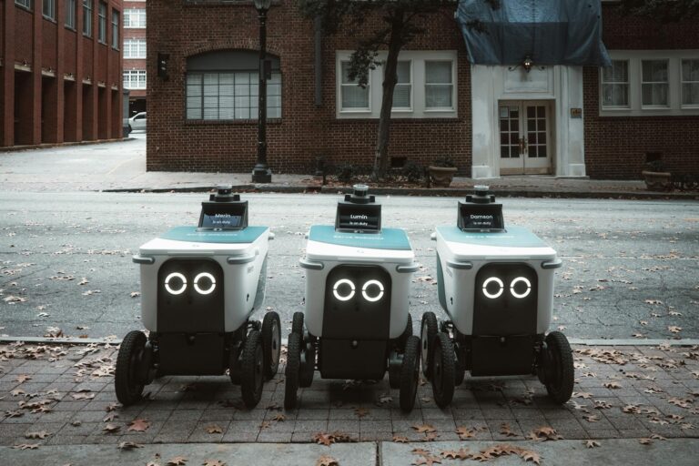 Wie Mähroboter die Rasenqualität nachhaltig verbessern können Mähroboter verbessern nachhaltig die Rasenqualität durch gleichmäßiges Mähen und Pflege